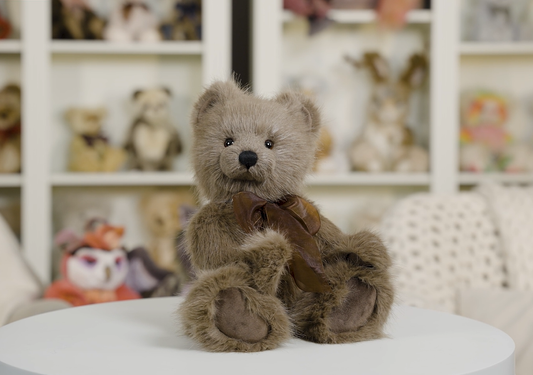 Charlie Bears Ltd - Oak Handmade Plush Teddy Bear Collectable: Charlie Bears / Bear